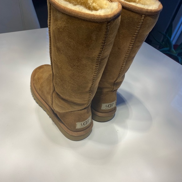 UGG Classic Brown Ankle Boots - Picture 12 of 14